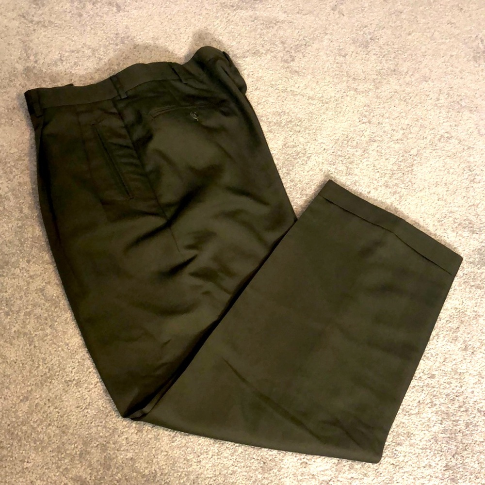 Haggar Olive green pleated dress pants. 38X32